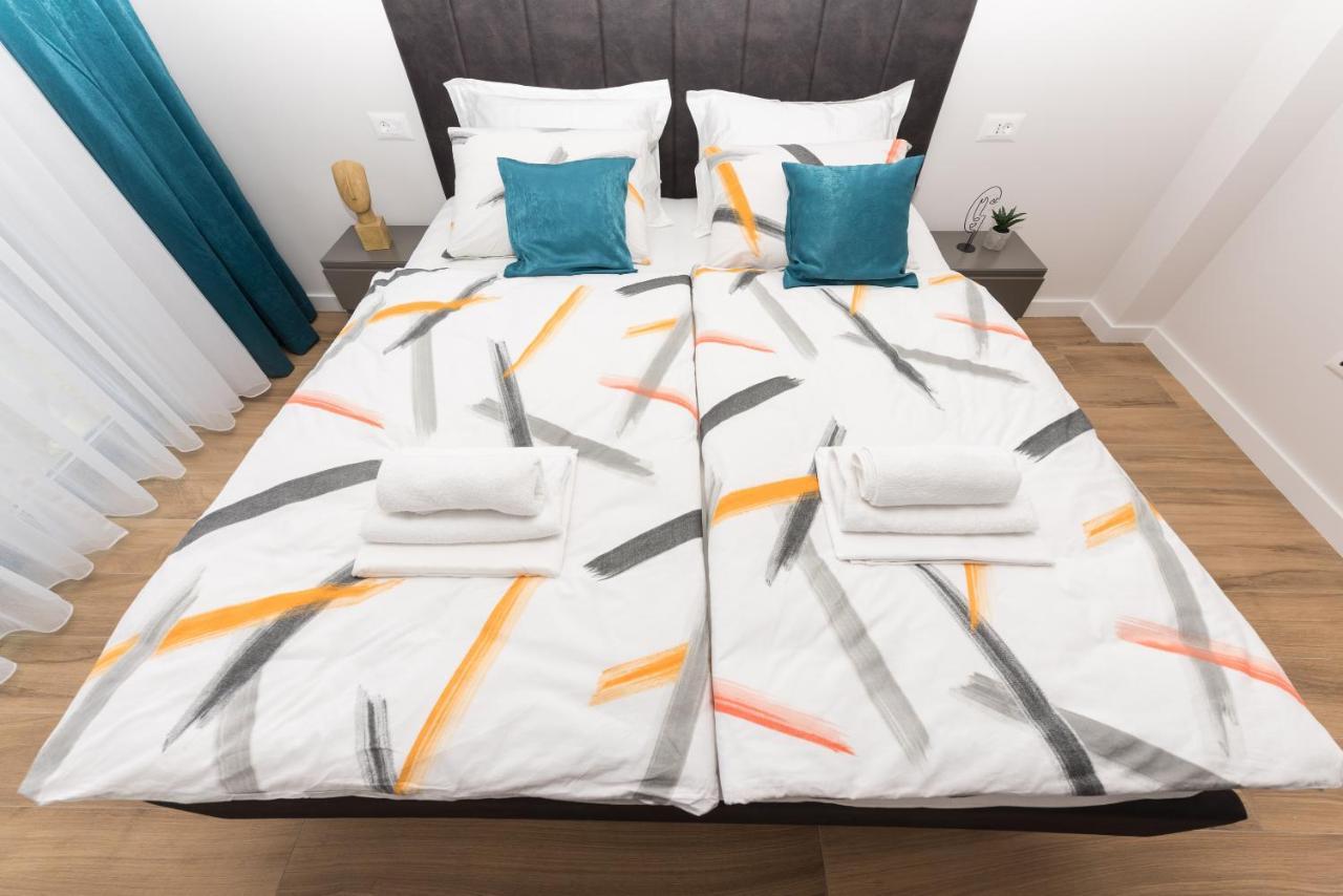 Luxury Adria Sea & City View Apartment Макарска Экстерьер фото